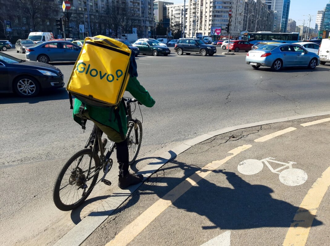 glovo,-la-un-pas-sa-si-schimbe-proprietarul:-uber-pregateste-o-miscare-surpriza-de-peste-10-miliarde-de-euro-pe-piata-livrarilor-de-mancare