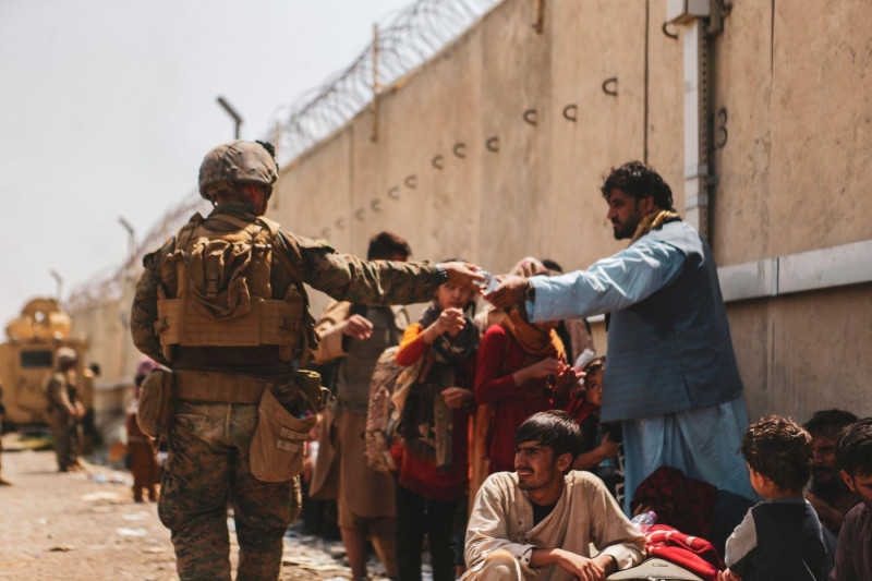 isi-vand-copiii-ca-sa-supravietuiasca:-alegerile-imposibile-pe-care-familiile-din-afganistan-au-ajuns-sa-le-faca-din-cauza-saraciei isi-vand-copiii-ca-sa-supravietuiasca:-alegerile-imposibile-pe-care-familiile-din-afganistan-au-ajuns-sa-le-faca-din-cauza-saraciei