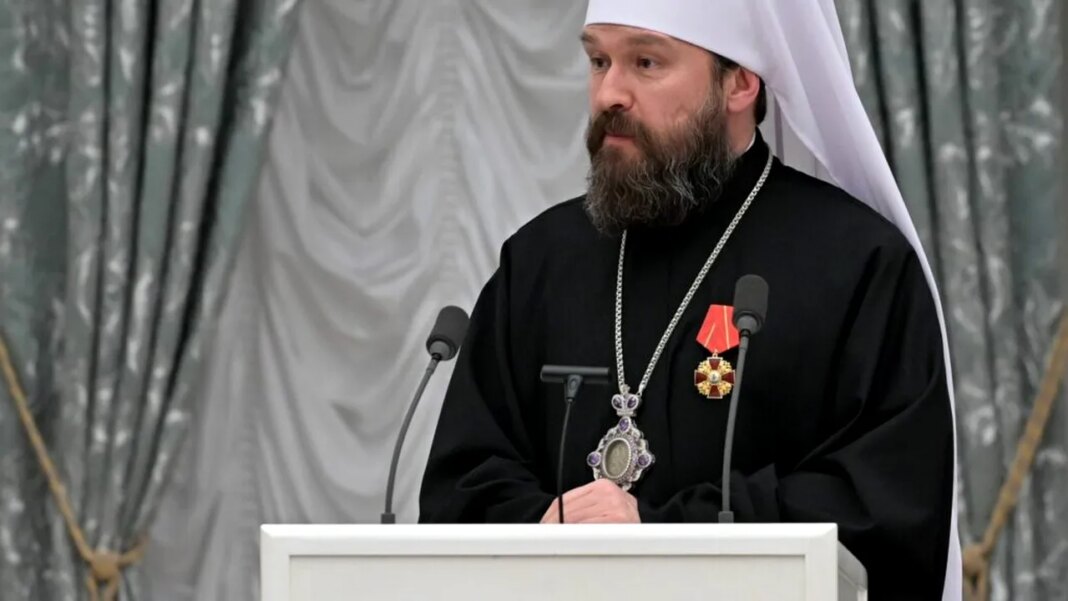 politia-ceha-l-a-eliberat-pe-mitropolitul-rus-ilarion-al-bisericii-ortodoxe-ruse.-in-masina-lui-a-fost-gasit-un-narcotic-interzis
