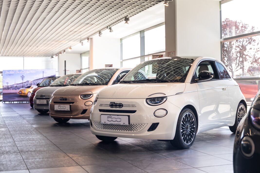 dolce-vita-electrizat:-noul-fiat-500-hybrid-a-fost-lansat-oficial-in-romania dolce-vita-electrizat:-noul-fiat-500-hybrid-a-fost-lansat-oficial-in-romania