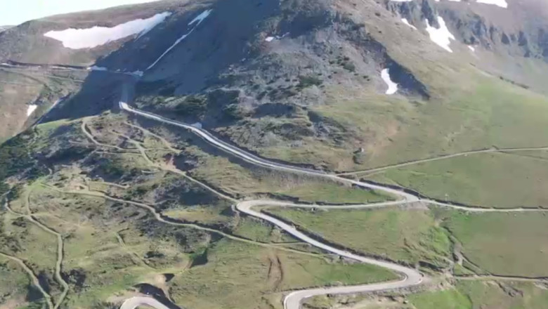 s-a-redeschis-traficul-pe-cea-mai-inalta-sosea-din-romania,-transalpina.-recomandarile-politistilor-pentru-soferi s-a-redeschis-traficul-pe-cea-mai-inalta-sosea-din-romania,-transalpina.-recomandarile-politistilor-pentru-soferi