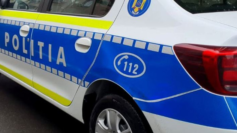 trafic-blocat-pe-dn-1,-in-jud-sibiu,-din-cauza-unui-accident-in-care-au-fost-implicate-patru-masini.-trei-victime,-duse-la-upu trafic-blocat-pe-dn-1,-in-jud-sibiu,-din-cauza-unui-accident-in-care-au-fost-implicate-patru-masini.-trei-victime,-duse-la-upu
